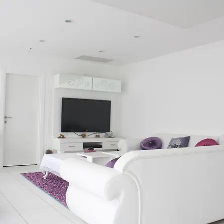Horizon Sky Coconut 5 Apartment *